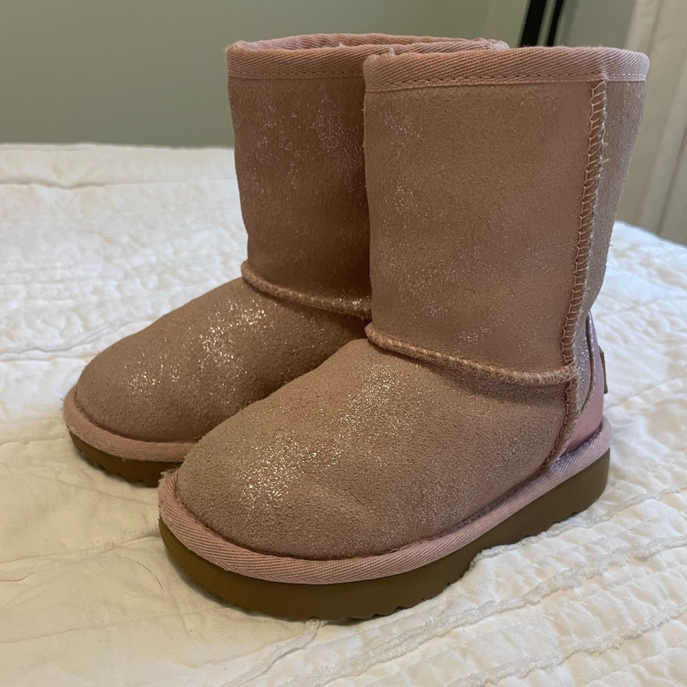 Toddler Ugg Classic ll boots